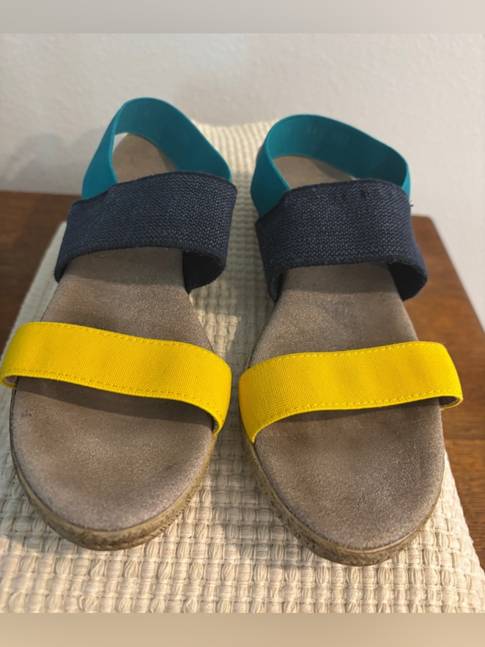 CHARLESTON SHOE CO GLADYS WEDGE